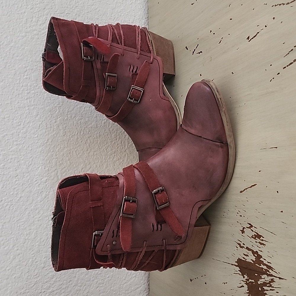 ROAN by Bed Stu Red booties  NWOT
